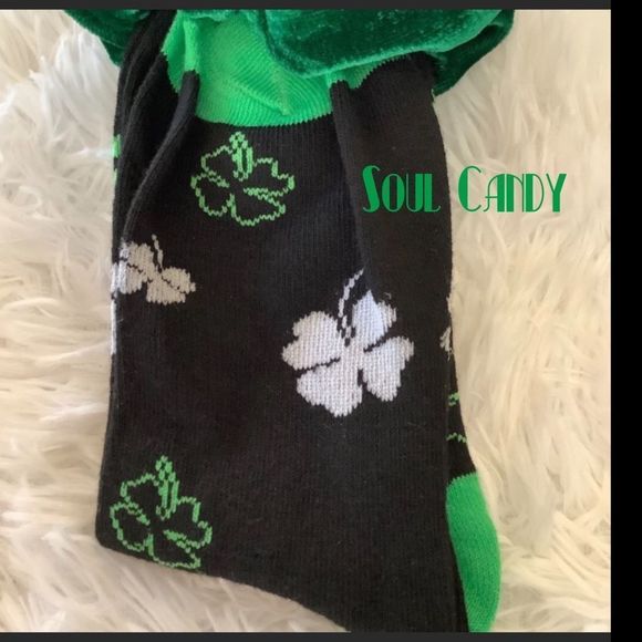 St. Patrick’s Day novelty crew sock with green velvet scrunchie - Picture 3 of 3